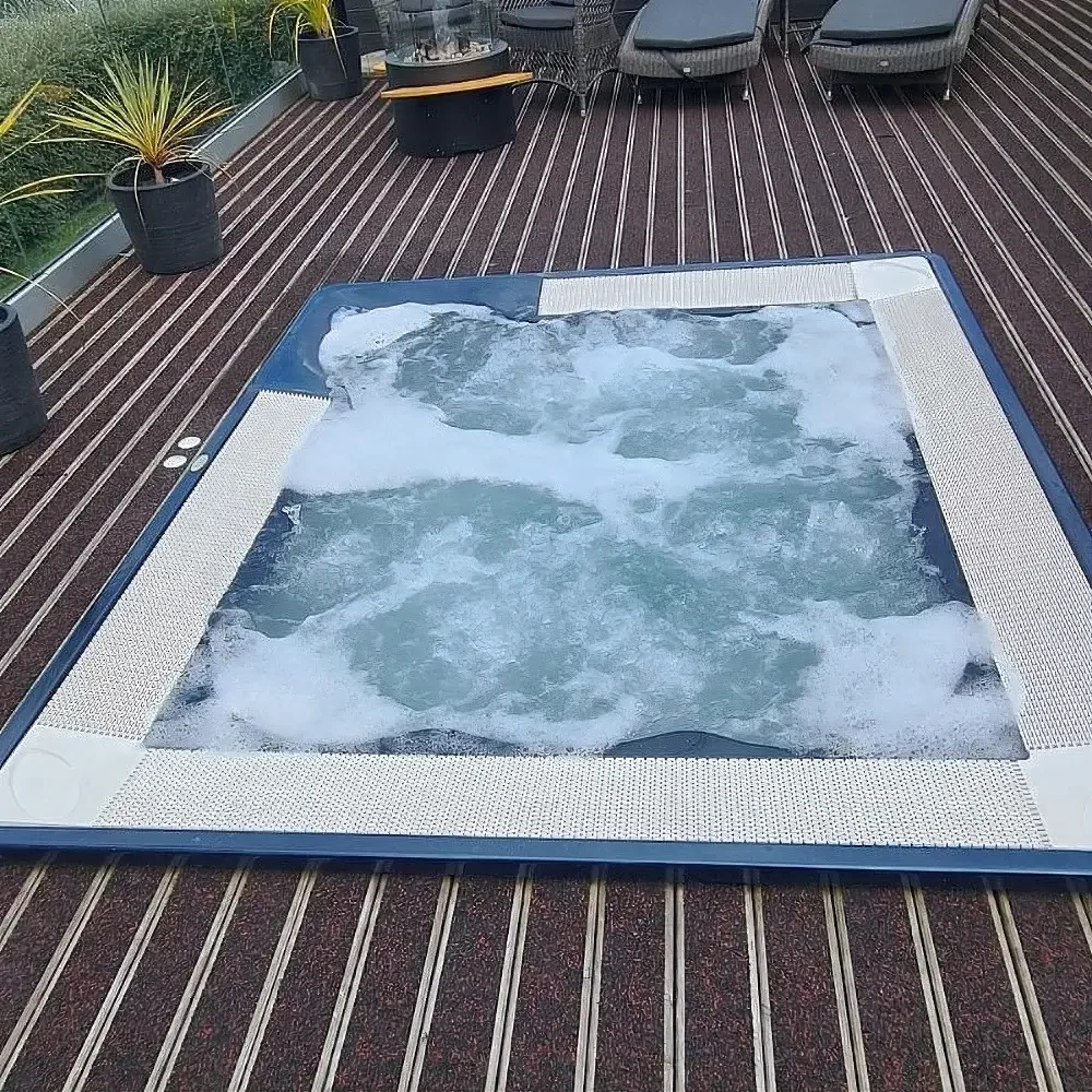 Jacuzzi Mat 8