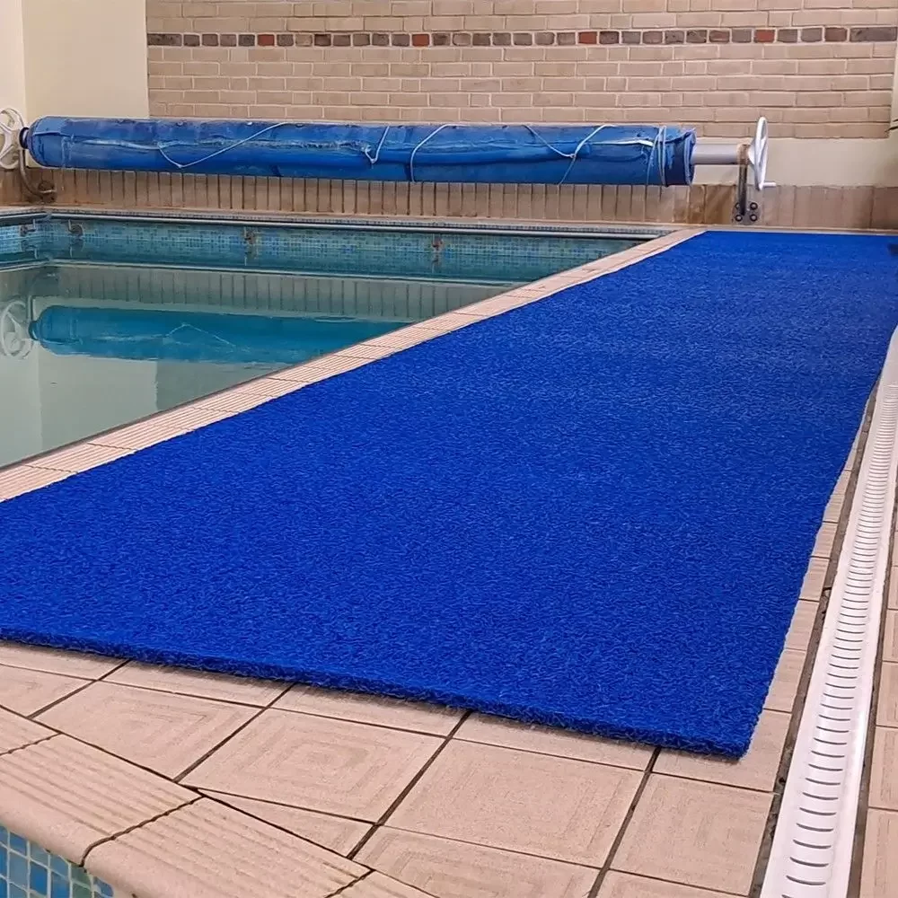 Swimming pool mat